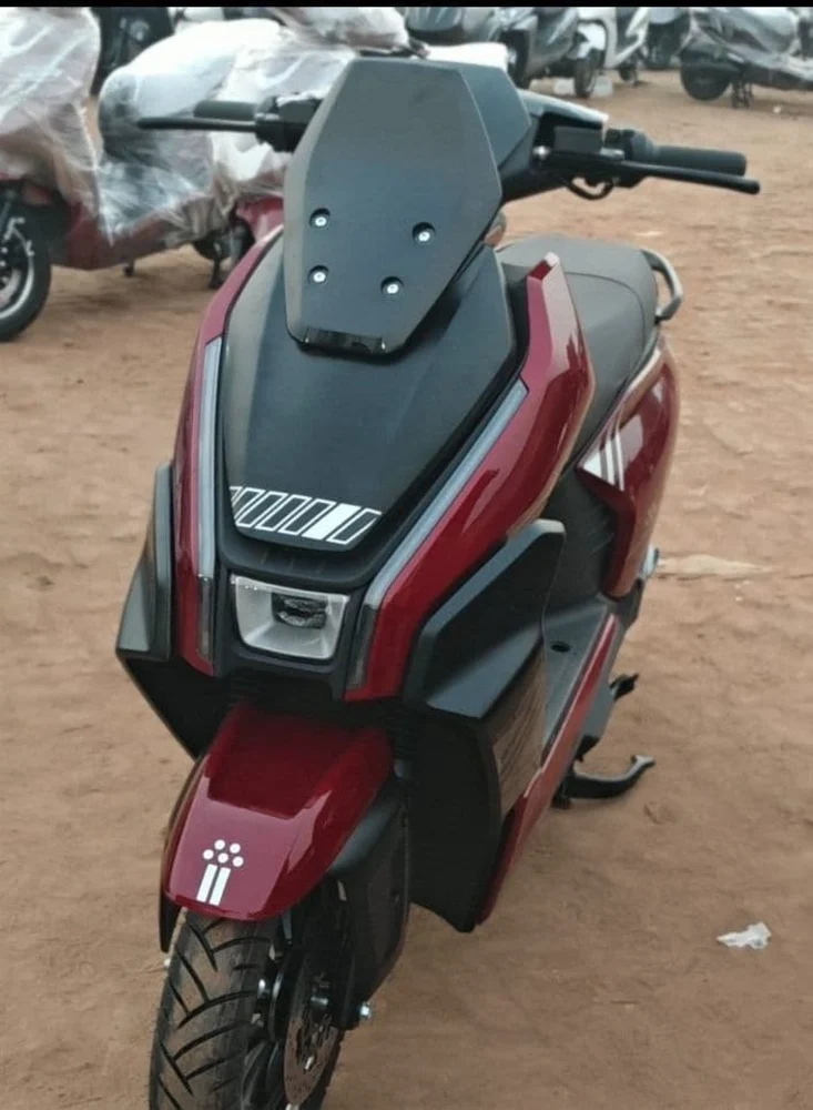 Miraki Red E-4 Electric Scooter, Lithium-ion, 60-80 km