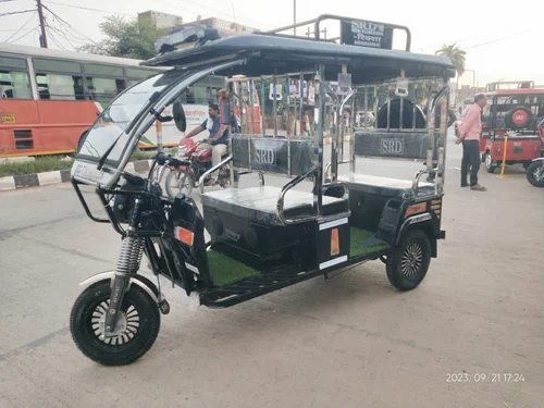 SRD Black Battery Operated E Rickshaw